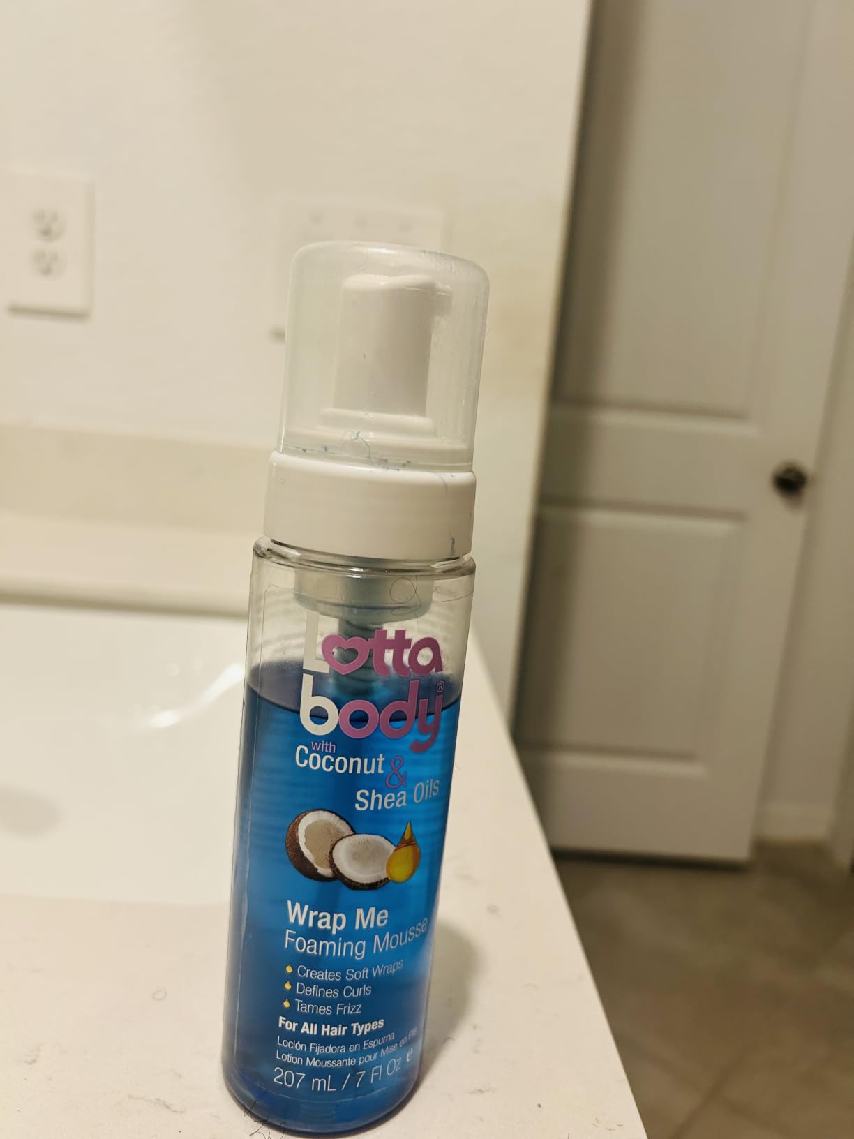 Lottabody Wrap Me Foaming Mousse with Coconut & Shea Oils, Lightweight Moisture-Rich Curl-Defining & Frizz-Control Styling Mousse for Natural Curly, Coily & Relaxed Hair, 7 oz customer photo 1