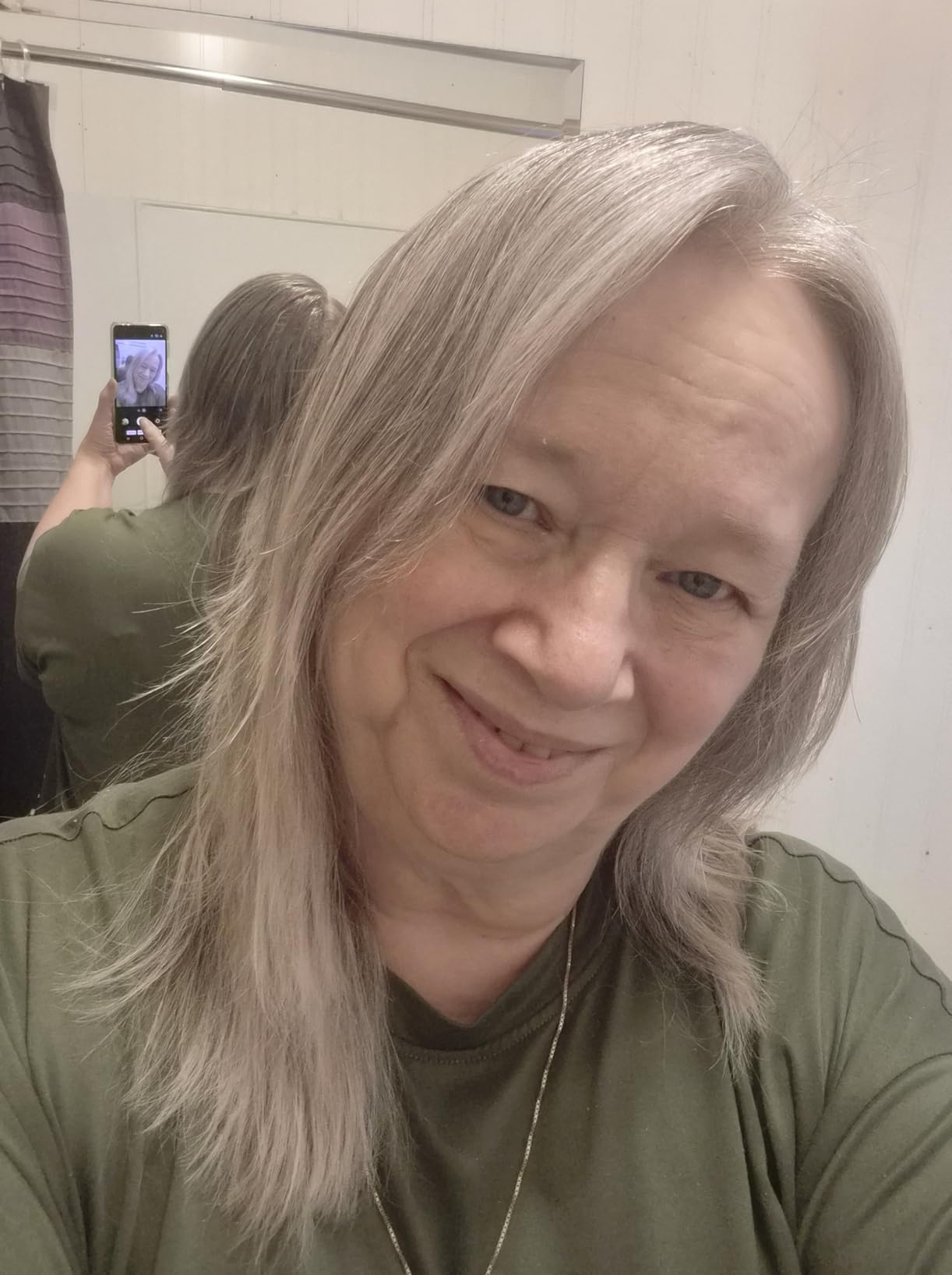 Paul Mitchell Platinum Blonde Violet Shampoo, Banishes Brass + Brightens, Ideal for Light to Medium Blonde, Silver, Gray or White Hair customer photo 2