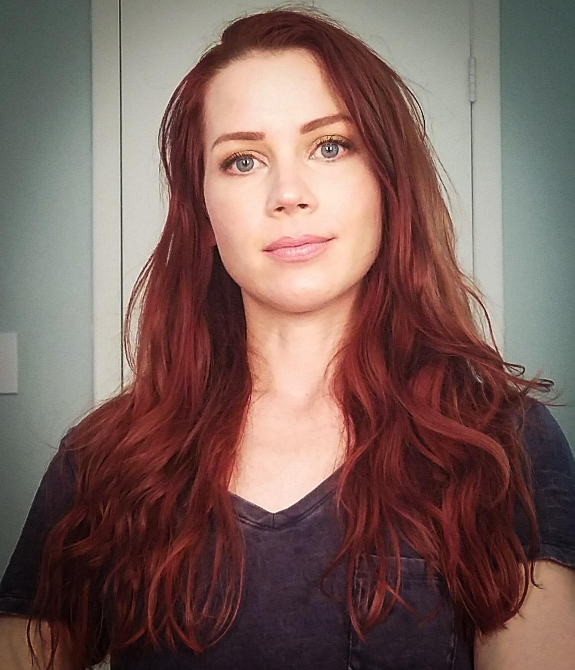 HOT TOOLS Pro Artist Nano Ceramic Curling Iron/Wand | For Smooth, Shiny Hair (1-1/4” in) customer photo 1
