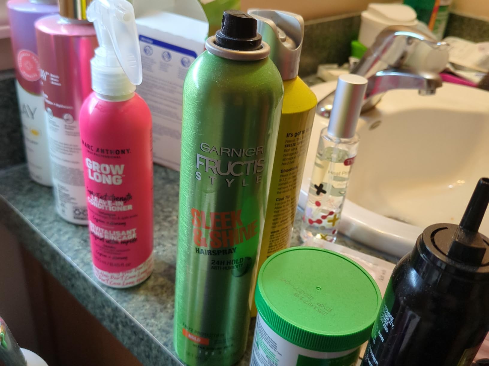 Garnier Fructis Sleek & Shine Hairspray, Provides 24-Hour Anti-Humidity and Frizz Control, Extra Strong Hold, Infused with Bamboo Extract for Ultra-Smooth Hair, 8.25 oz (Packaging May Vary) customer photo 2
