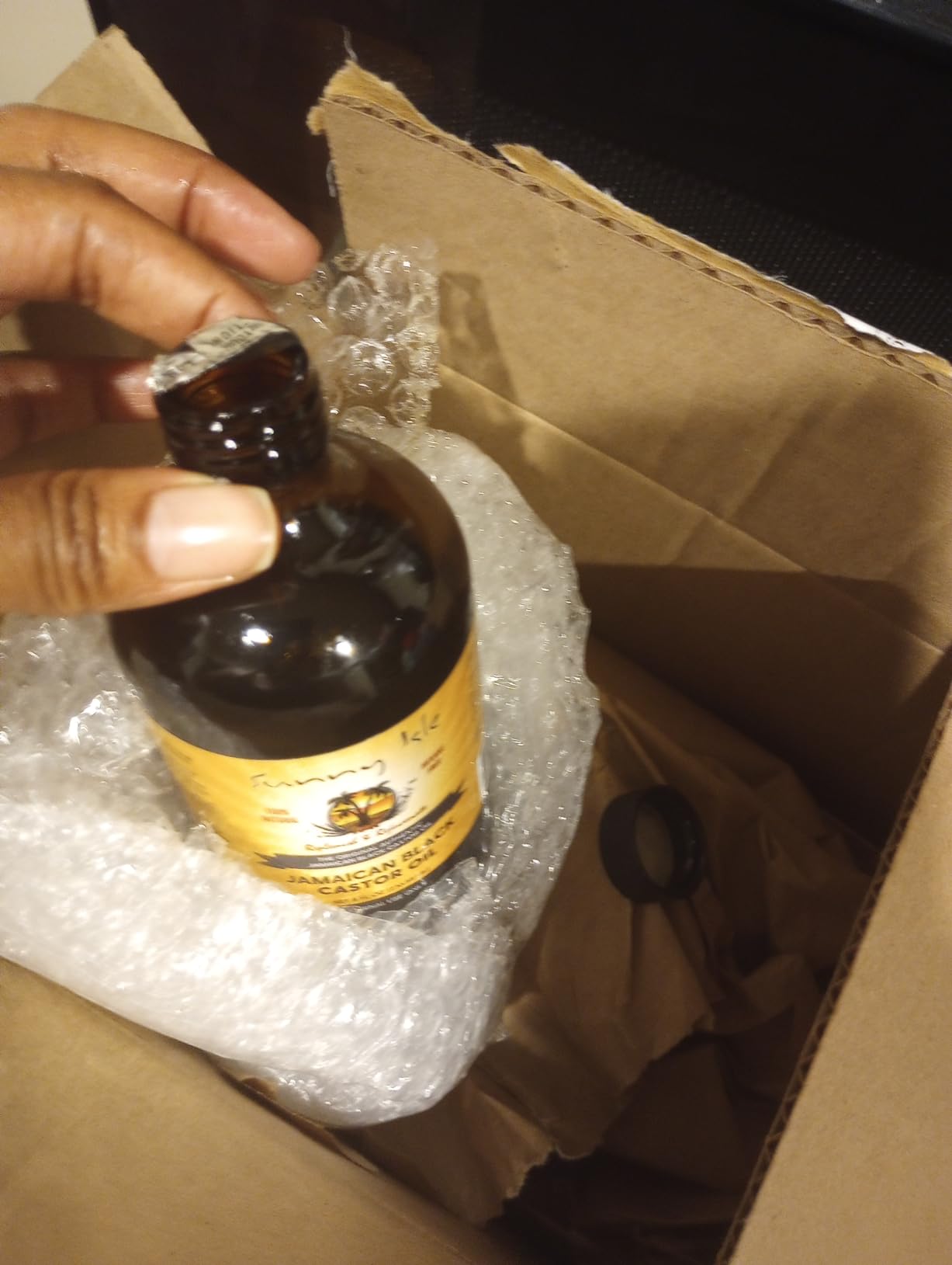 Sunny Isle Jamaican Black Castor Oil 4oz, Original, Authentic | Moisturizing JBCO for Hair Growth, Scalp Care, Edges, Eyebrows & Eyelashes, Conditioning for Dry Skin, Unscented customer photo 2