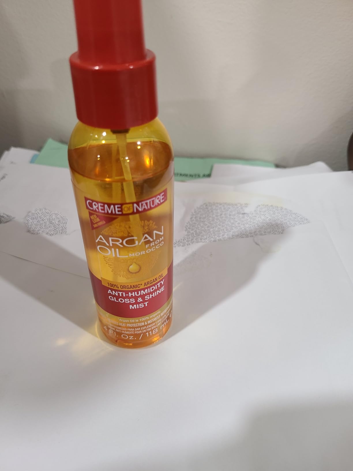 Creme of Nature Anti-Humidity Gloss & Shine Mist, Lightweight Frizz Control and Heat Protection, Infused with 100% Organic Argan Oil from Morocco, 4 oz customer photo 2