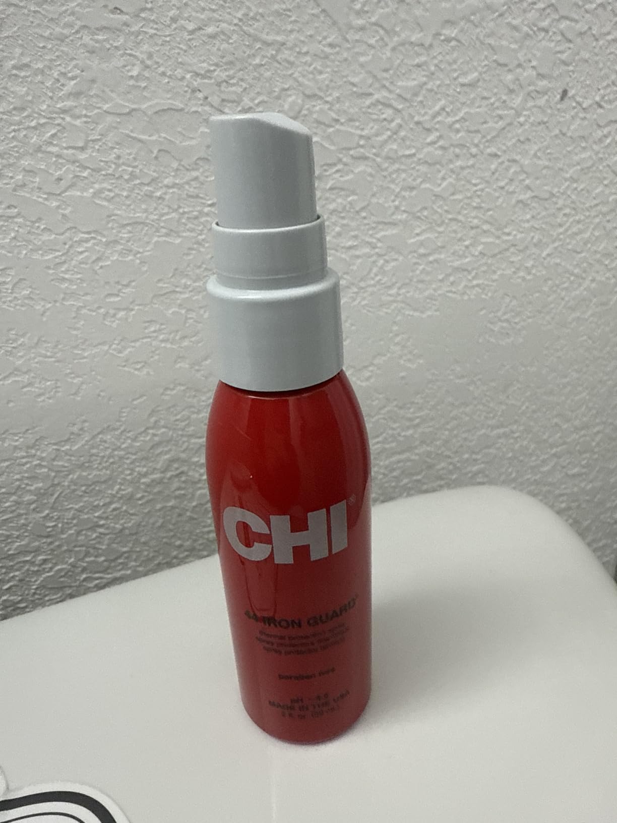 CHI 44 Iron Guard Thermal Protection Spray for Hair, Heat Damage Shield with Ceramic Minerals, Lightweight Styling Spray, Frizz Control & Shine Enhancer, 2 Fl Oz customer photo 2