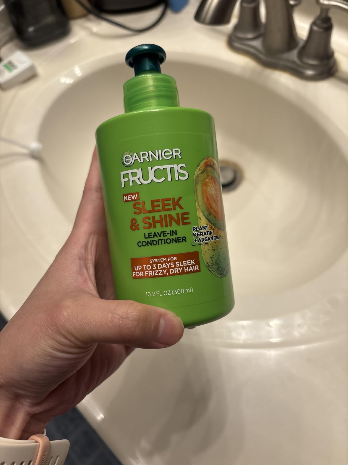 Garnier Fructis Sleek & Shine Leave-In Conditioner Cream, Anti-Frizz Hair Treatment with Plant Keratin + Argan Oil, Controls Frizz and Provides Smoothness For Frizzy, Dry Hair, 10.2 Fl Oz customer photo 2