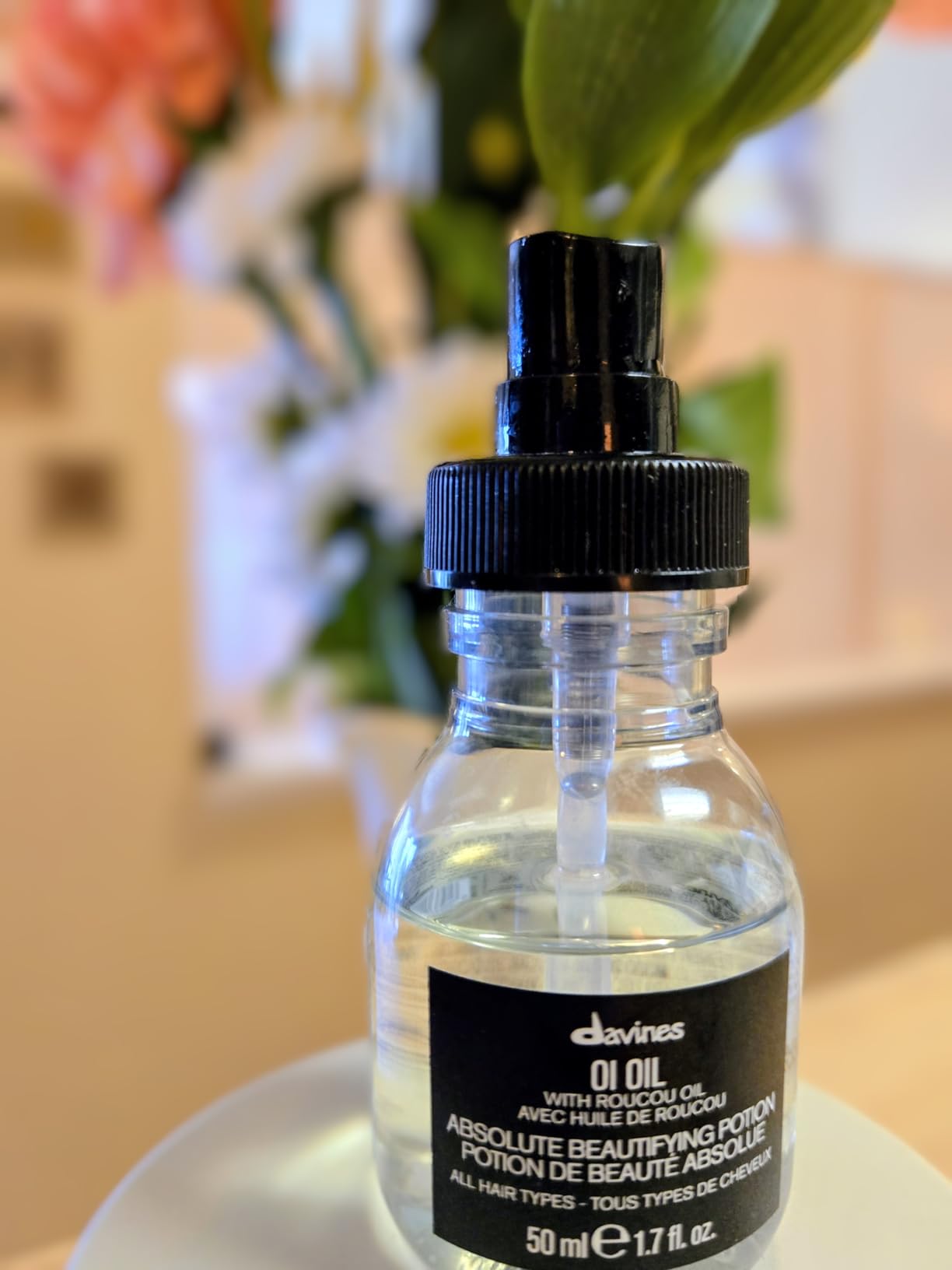 Davines OI Oil, Multi-Function Potion for All Hair Types - Weightless Anti-Frizz & Shine-Enhancing Serum with Roucou Oil - Detangles & Replenishes Moisture Hydrating Treatment customer photo 1