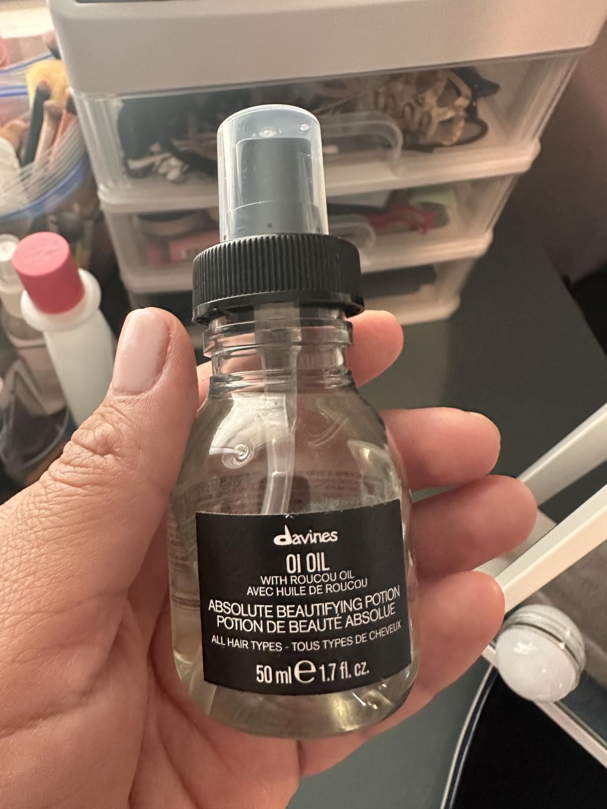 Davines OI Oil, Multi-Function Potion for All Hair Types - Weightless Anti-Frizz & Shine-Enhancing Serum with Roucou Oil - Detangles & Replenishes Moisture Hydrating Treatment customer photo 2
