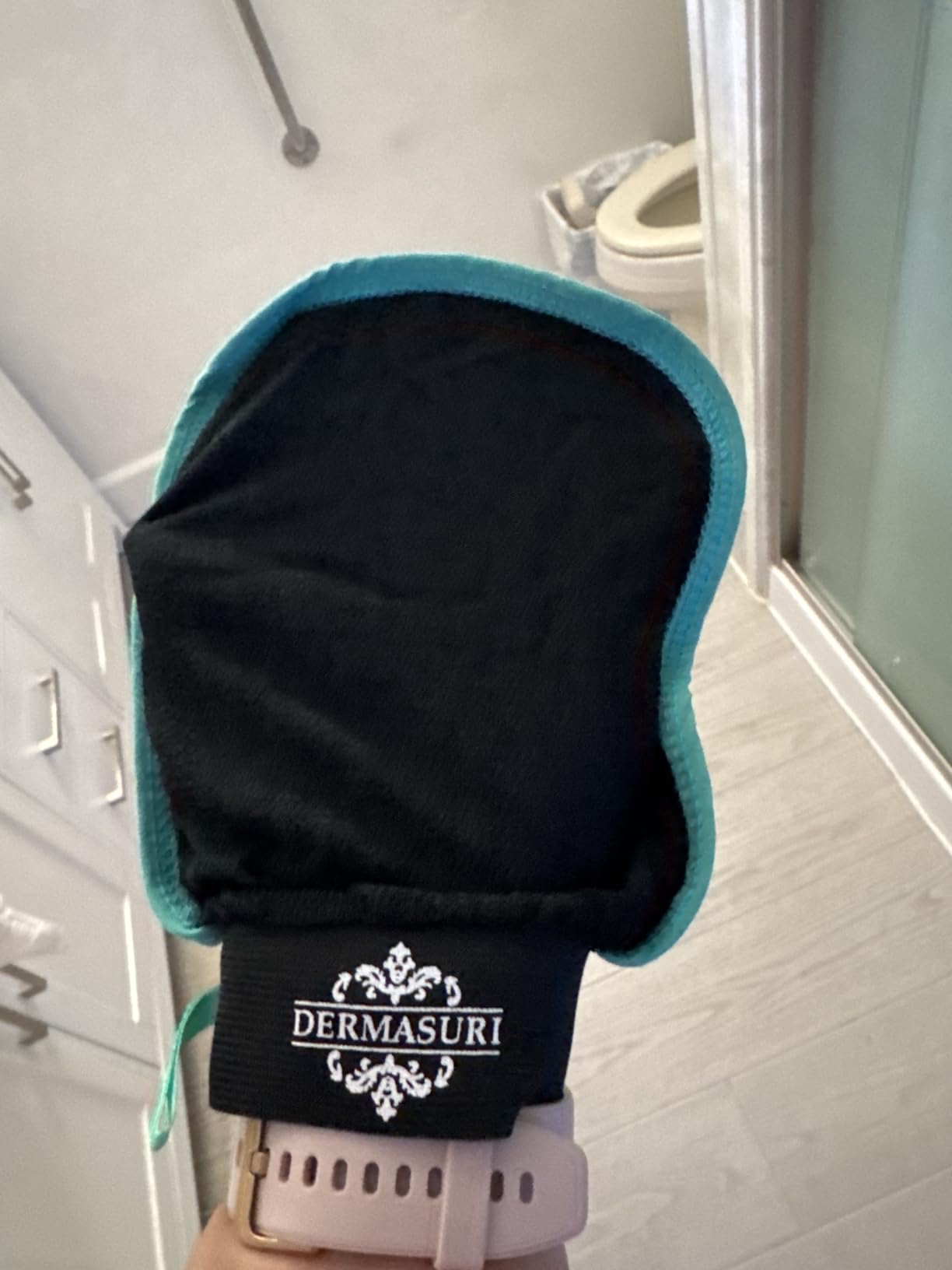 Dermasuri - Deep Exfoliating Glove - Korean Exfoliating Mitt & Body Scrubber - Keratosis Pilaris Treatment Scrub - Self Tanner Mitt & Ingrown Hair Exfoliator - Shower Gloves for Women & Men - (1 Pack) customer photo 1