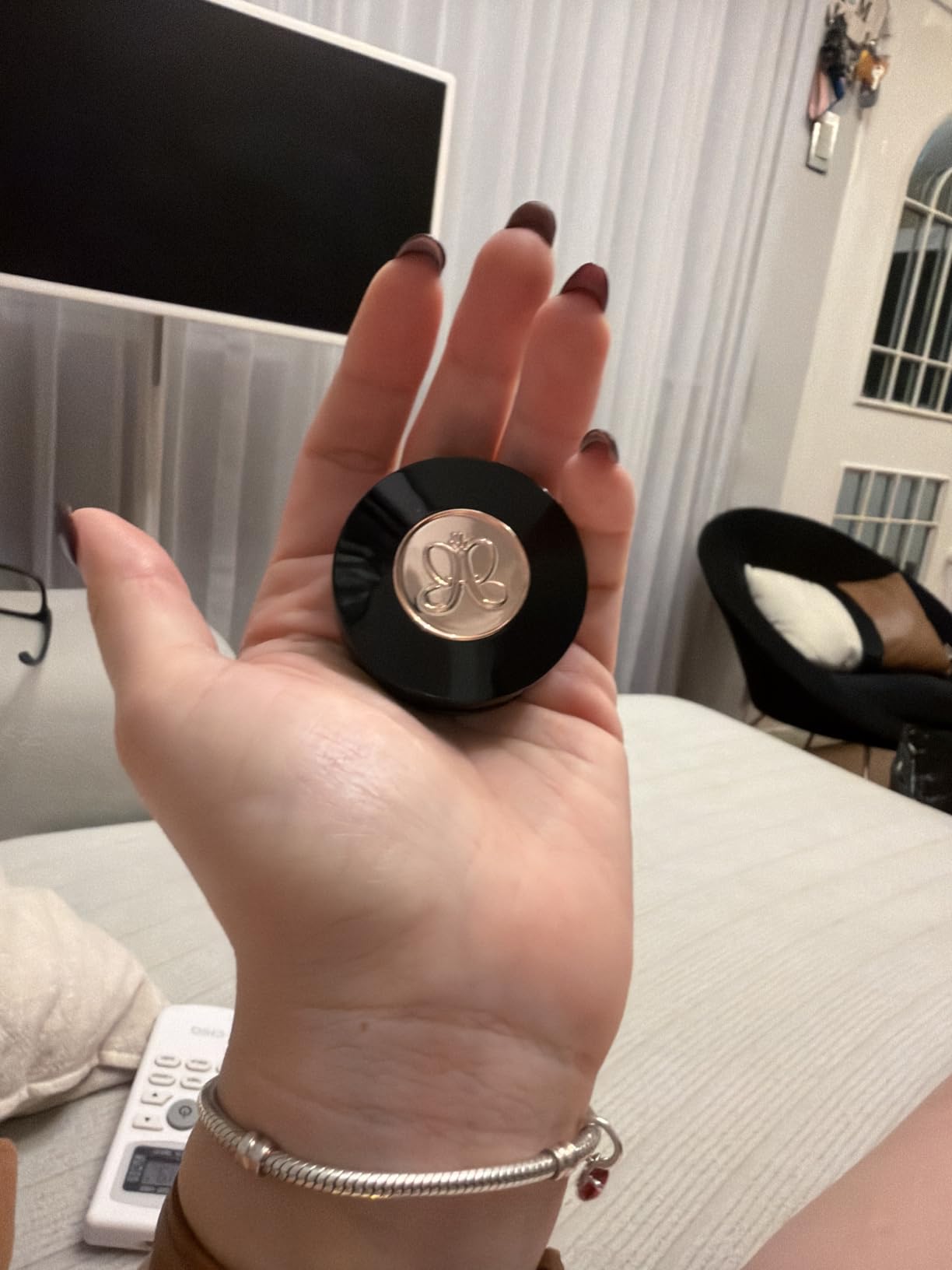 Anastasia Beverly Hills - Brow Powder Duo Dual-Shade Fill & Define | Dual-Shade Customization, Buildable High-Pigment Formula, Velvety Seamless Blending, On-The-Go Precision. customer photo 1