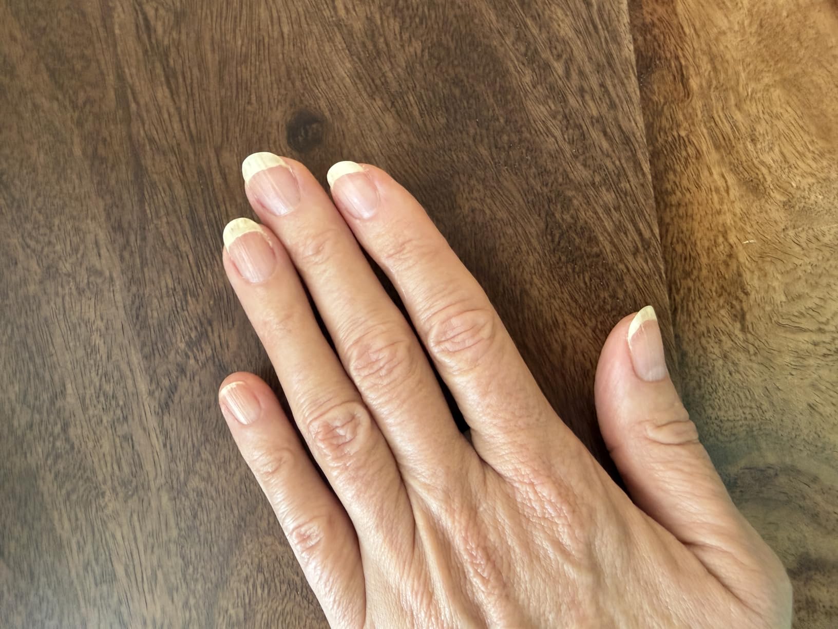 Leven Rose Jojoba Oil Organic Cold Pressed for Skin, Hair & Nails, 4 oz | 100% pure, unrefined jojoba carrier oil; lightweight moisture for face, scalp, hair, cuticles and nails. customer photo 2