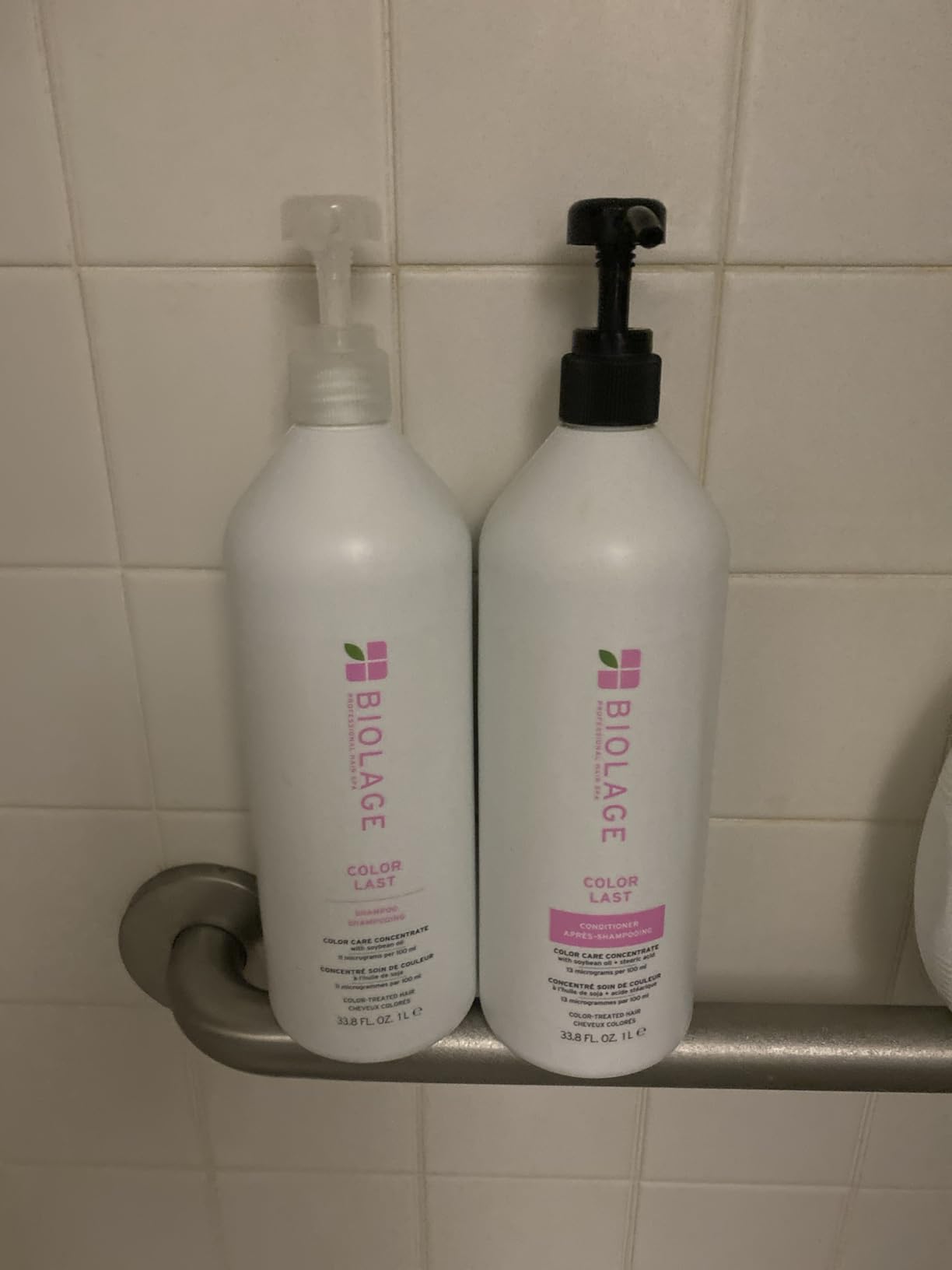 Biolage Color Last Shampoo - For Color-Treated Hair, Gently Cleanses, Nourishes, Strengthens, Hydrates and Adds Shine, Soybean Oil & Stearic Acid, Paraben & Mineral Oil-Free, Vegan customer photo 2