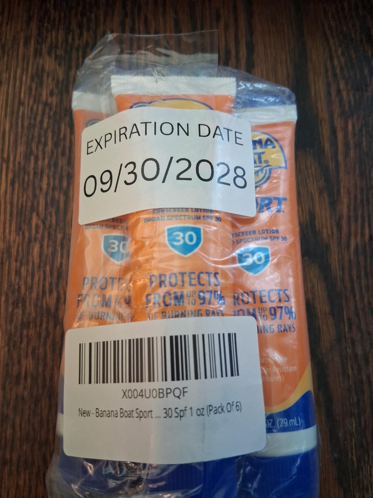 Banana Boat Sport Sunscreen, SPF 30 Protection lotion, Travel Packets, 0.4 Fl Oz (Pack of 24) customer photo 1
