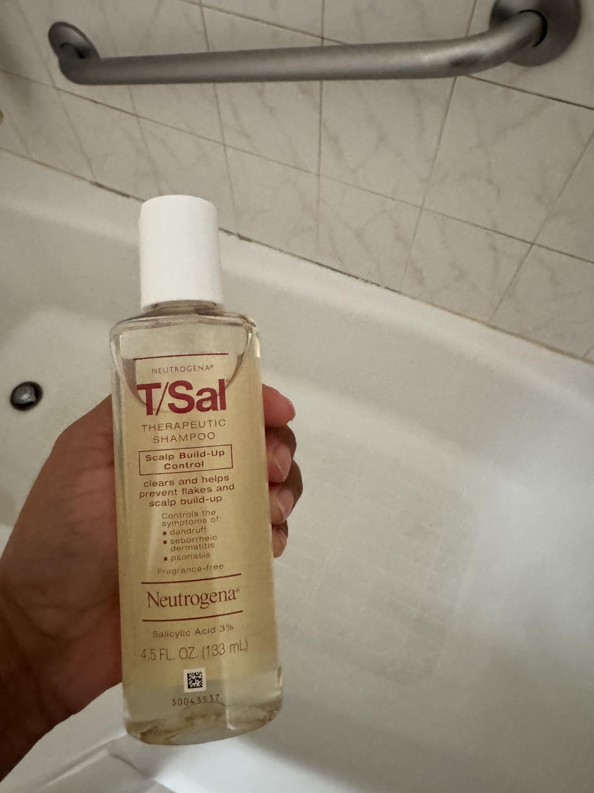 Neutrogena T/Sal Therapeutic Dandruff Shampoo, Scalp Build-Up Control, 3% Salicylic Acid customer photo 1