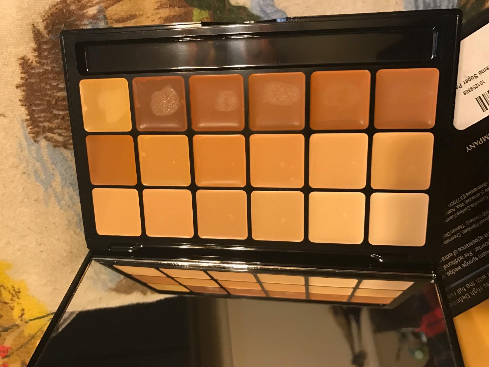 Graftobian HD Glamour Creme Foundation Warm Super Palette - 18 High Definition Warm Undertone Cream Shades customer photo 2