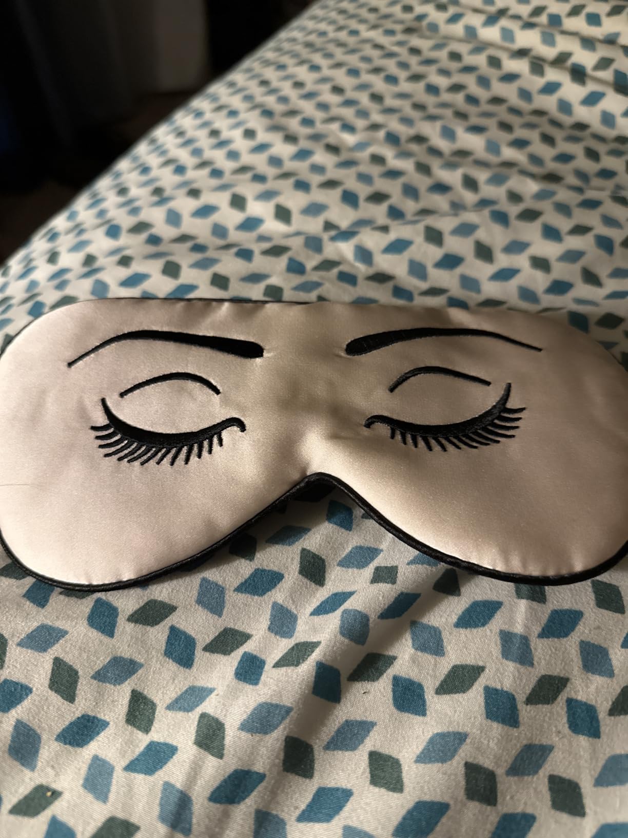100% Silk Sleep Mask for Women Men Side Sleeper - Light Blocking Eye Mask for Sleeping, Zero Pressure Soft Blindfold, Adjustable Strap, Silk Eye Cover for Travel Nap - Black customer photo 2