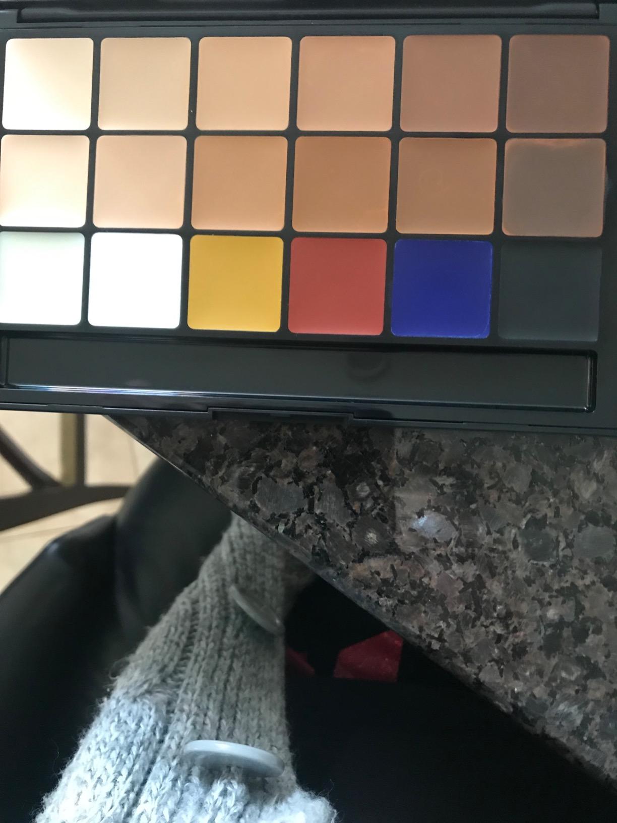 RCMA Makeup Vincent Kehoe KJB 18 Part Foundation & Concealer Palette, Professional Cream Makeup Artist Palette for Custom Complexion Mixing, Contour & Highlight Kit, Vegan & Cruelty-Free, (18 Colors) customer photo 1