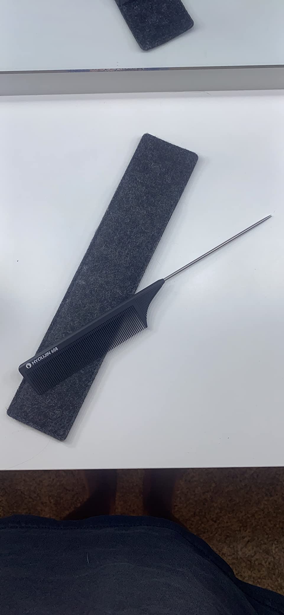 HYOUJIN Carbon Hair Rat Tail Combs - Parting & Detangling Combs for Women with Fine Teeth, Ideal for Curly Hair - Black customer photo 2
