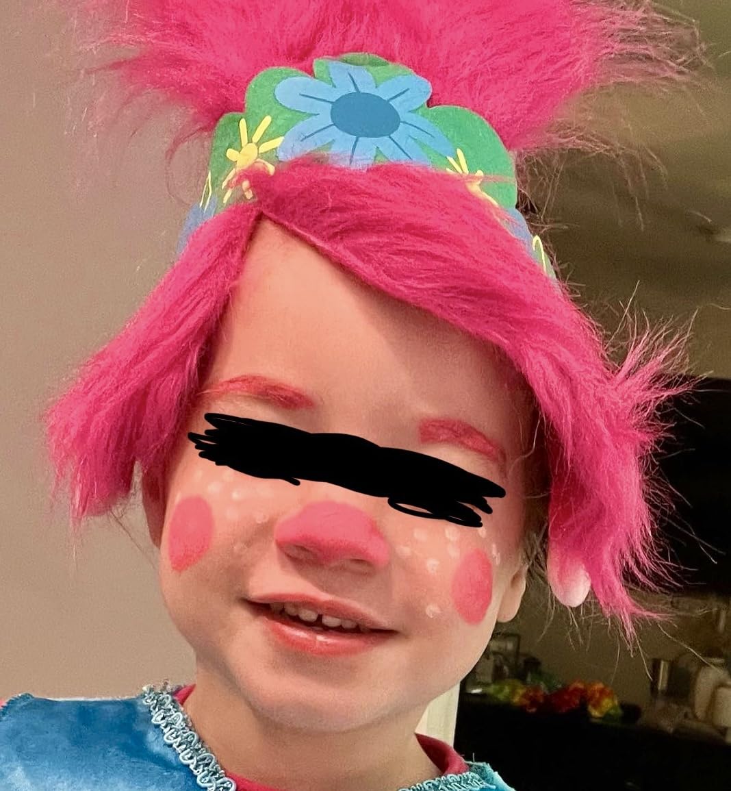 Dress Up America Face Paint Crayons -Safe Non-Toxic Face And Body Paint Made in Taiwan - Halloween Makeup Face Painting Kit for Kids & Adults (32 crayon set) customer photo 1