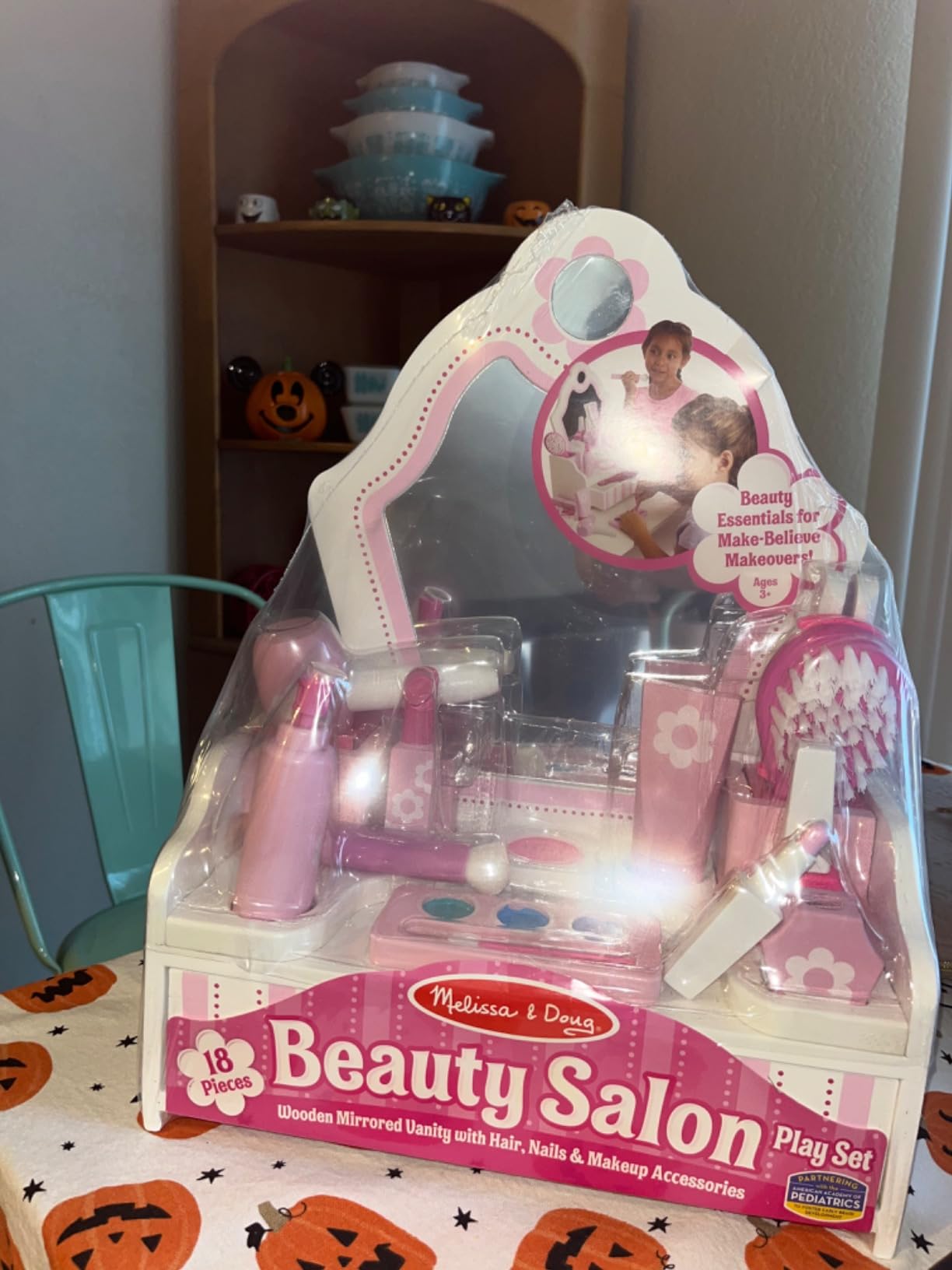 Melissa & Doug Wooden Beauty Salon Play Set, 18-Piece Vanity with Pretend Play Toys, Makeup, Mirror, Accessories & More, Preschool Toys for Girls & Boys Ages 3+ - FSC Certified customer photo 1