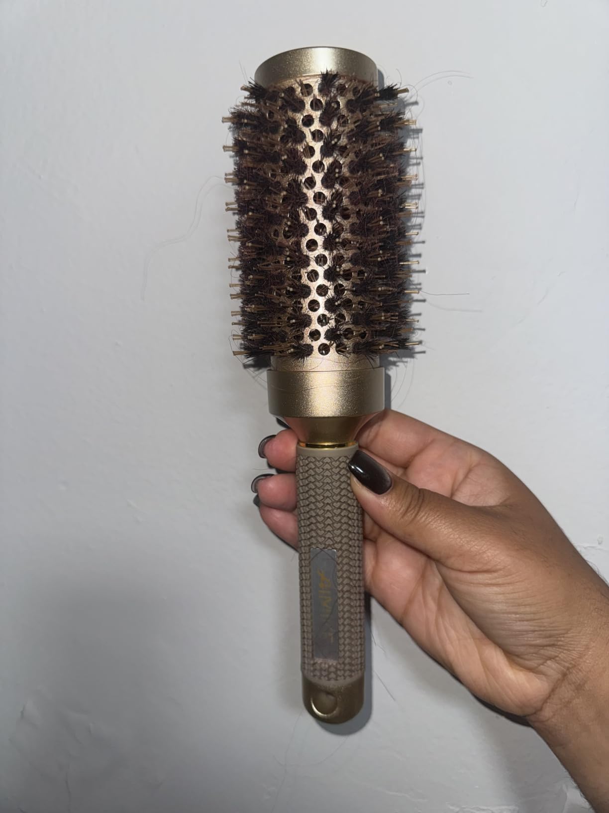 AIMIKE Round Hair Brush, Nano Thermal Ceramic & Ionic Tech, 2.1 Inch Barrel with Boar Bristles for Enhanced Texture, Golden, Hair Drying, Styling, Curling and Shine + 4 Free Clips customer photo 2