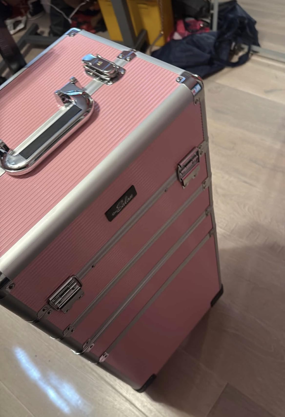 mefeir 4 in 1 Rolling Makeup Train Case, Aluminum Makeup Travel Organizer Cosmetic Case, Cosmetology Display Suitcase on Wheels, Beauty Storage Luggage Lockable w/4 Removable Wheels (Pink) customer photo 1