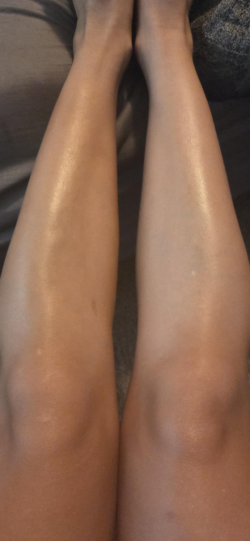 L'Oreal Paris Makeup True Match Lumi Glotion, Natural Glow Enhancer, Illuminator Highlighter, Bronzing Drops For a Sun-Kissed Glow For Face and Body, 904 Deep, 1.35 fl oz customer photo 2