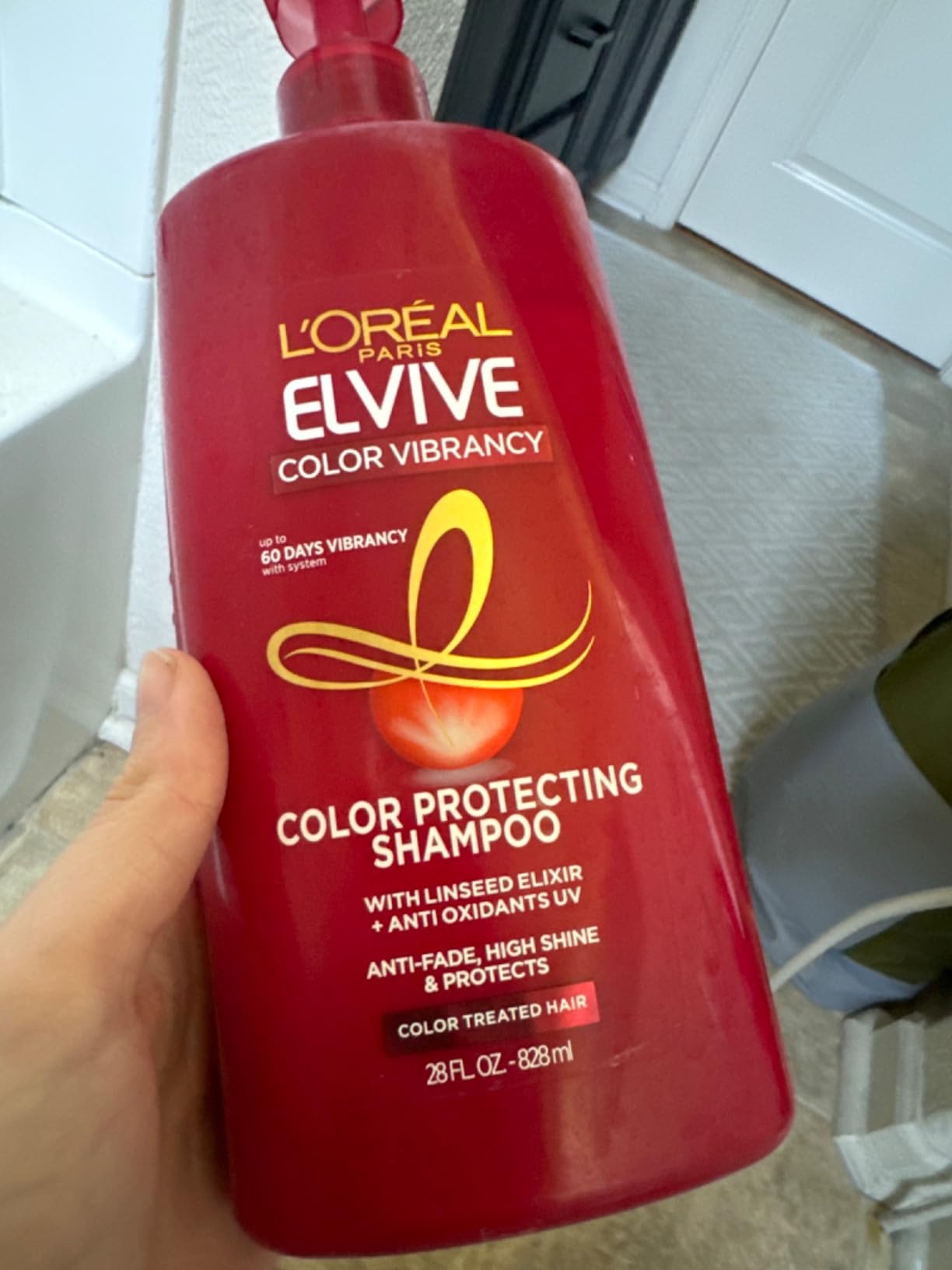 L'Oreal Paris Elvive Color Vibrancizntensity Protecting Shampoo, for Color Treated Hair, Shampoo with Linseed Elixir and Anti-Oxidants, for Anti-Fade, High Shine, and Color Protection, 28 Fl Oz customer photo 2
