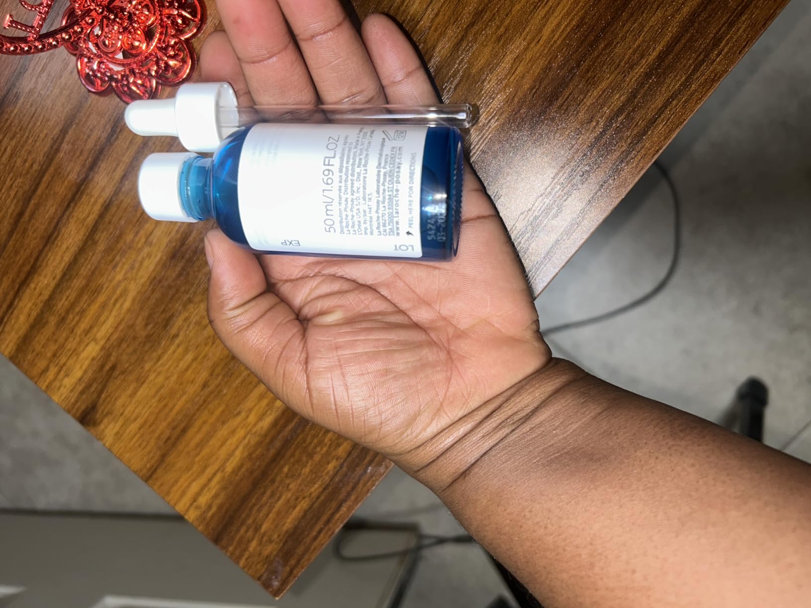 La Roche-Posay Hyalu B5 Pure Hyaluronic Acid Serum for Face, with Vitamin B5, Anti-Aging Serum for Fine Lines and Wrinkles, Plumps and Repairs Dry Skin, Safe on Sensitive Skin customer photo 1