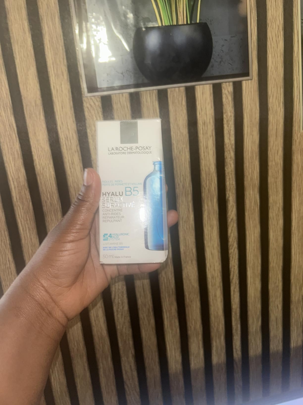 La Roche-Posay Hyalu B5 Pure Hyaluronic Acid Serum for Face, with Vitamin B5, Anti-Aging Serum for Fine Lines and Wrinkles, Plumps and Repairs Dry Skin, Safe on Sensitive Skin customer photo 2