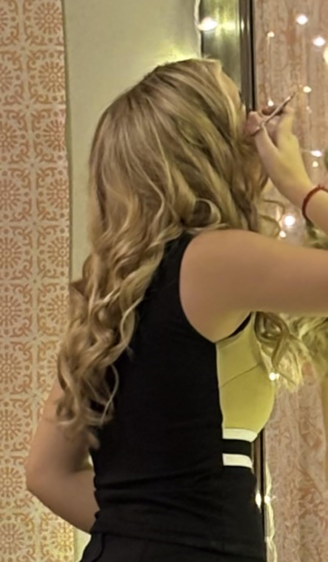Moresoo Sew in Hair Extensions Real Human Hair Remy Medium Brown with Blonde Highlights Straight Weft Extensions Human Hair Thick Natural Blend Full Head 18 inch 100G customer photo 2