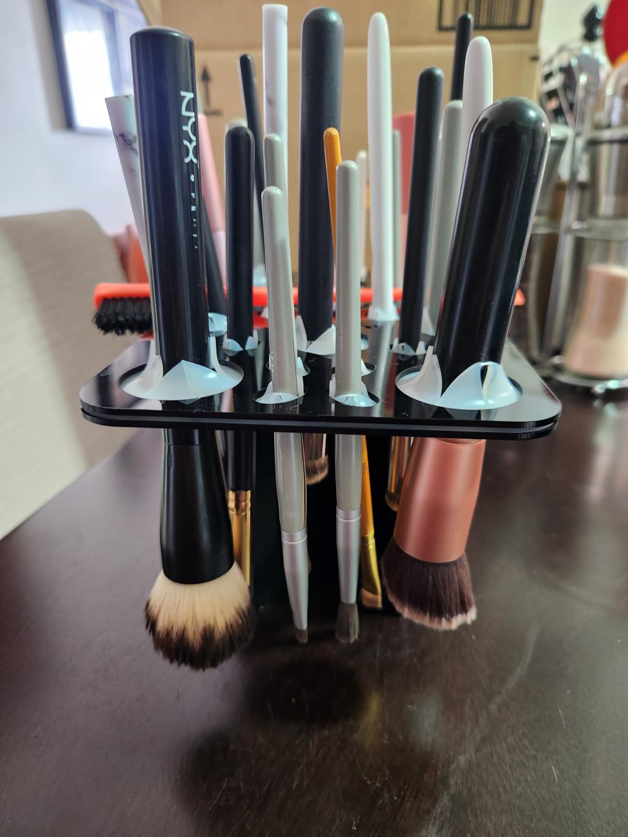 Makeup Brush Cleaning Mat & Drying Rack - 28 Holes Brush Holder, Silicone Rubber Clover Shaped Mat Cleaner - Black & Pink customer photo 2