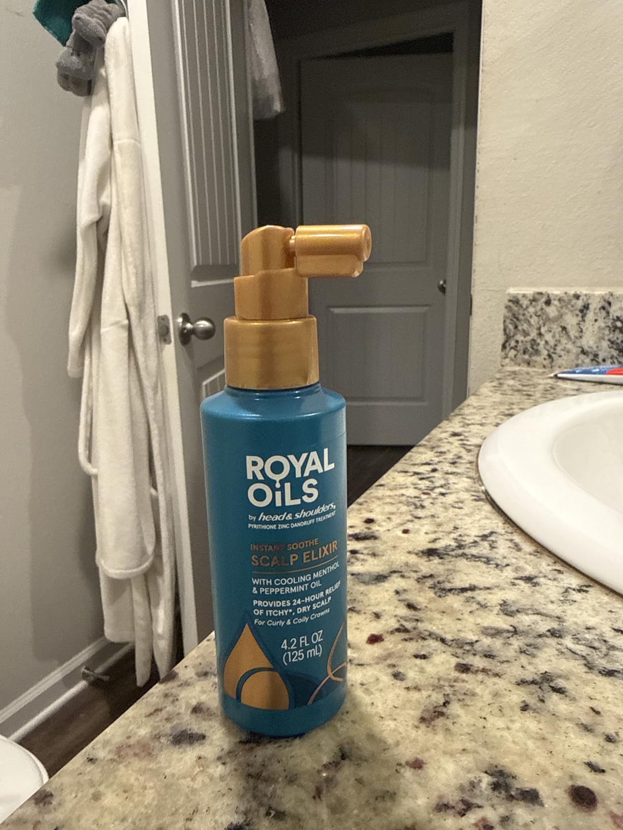 Head & Shoulders Royal Oils Scalp Elixir Treatment, Formulated with Cooling Menthol and Peppermint Oil for Instant Scalp Soothe and Hydration, 4.2 fl oz customer photo 1