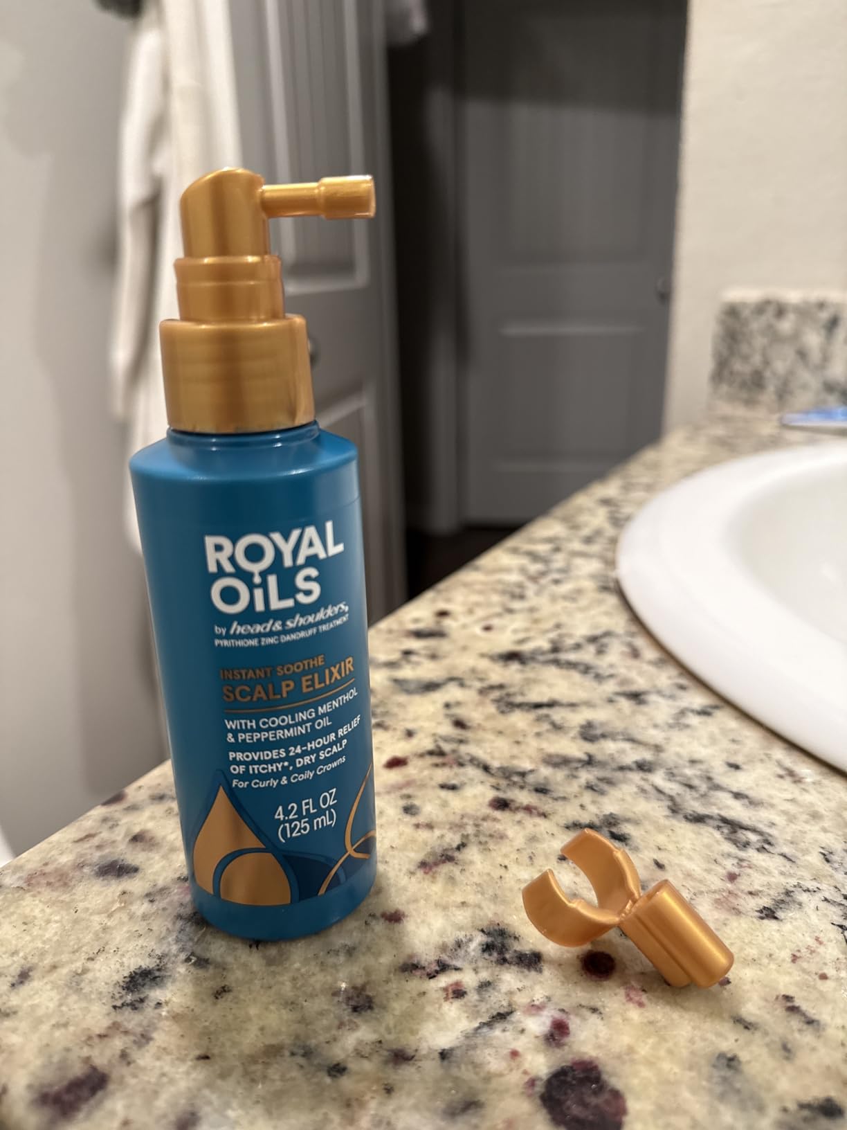 Head & Shoulders Royal Oils Scalp Elixir Treatment, Formulated with Cooling Menthol and Peppermint Oil for Instant Scalp Soothe and Hydration, 4.2 fl oz customer photo 2