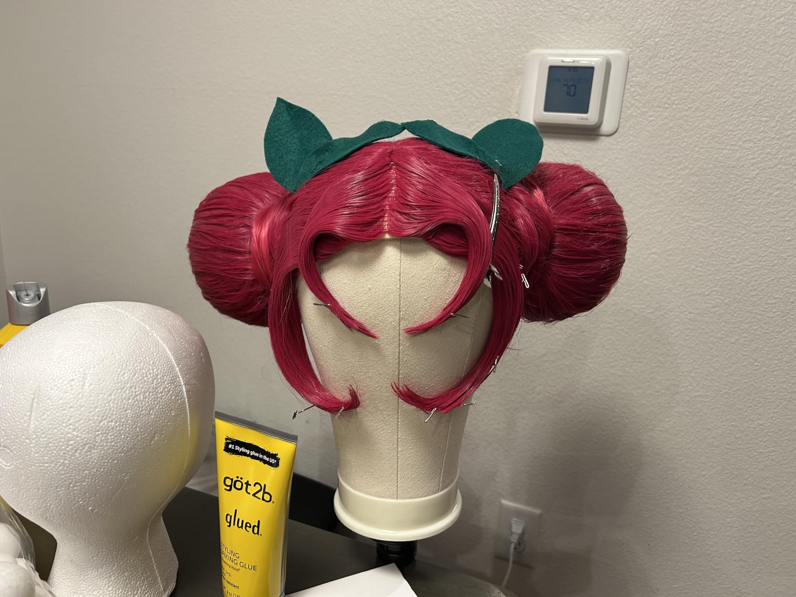 Leeven Poly Mannequin Head With Clamp Canvas Head for Making Wigs 22 Inch | Professional Canvas Wig Head for Display,Drying,Styling Wigs with Table Clamp Stand,Lightweight, Waterproof,Durable,Sturdy customer photo 2