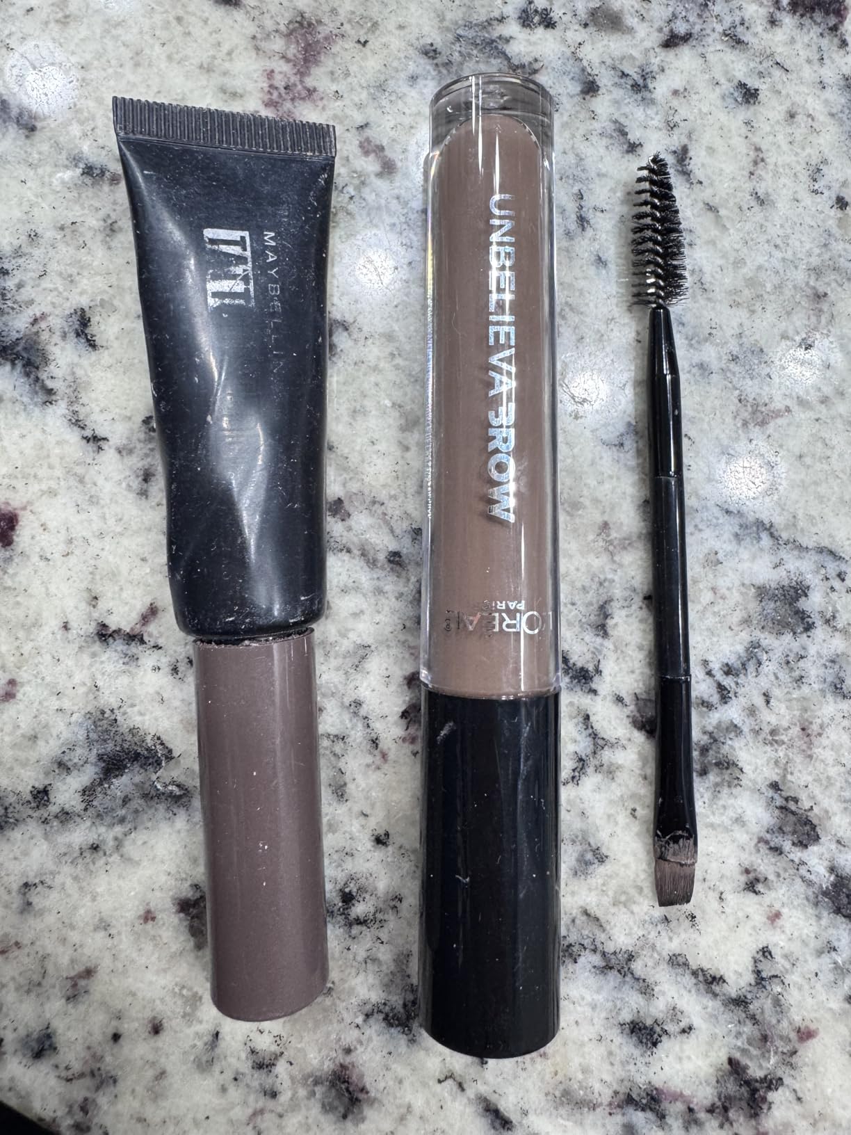 L'Oreal Paris Unbelieva-Brow Longwear Waterproof Tinted Brow Gel, Smudge-resistant, Transfer- Proof, Quick Drying, Easy and quick application with precise brush, Dark Brunette, 0.15 fl. oz. customer photo 1