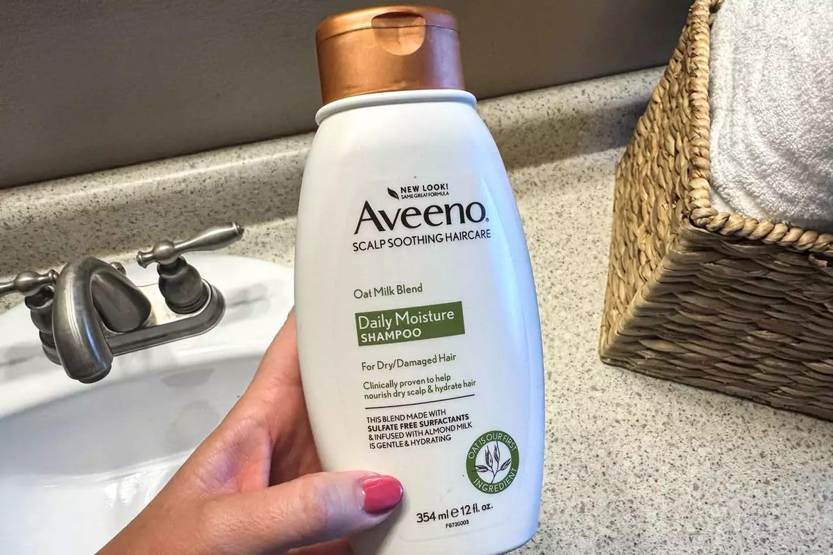 Aveeno Oat Milk Blend Moisturizing Shampoo, Ultra-Hydrating, for Dry, Damaged Hair, 12 fl oz customer photo 2