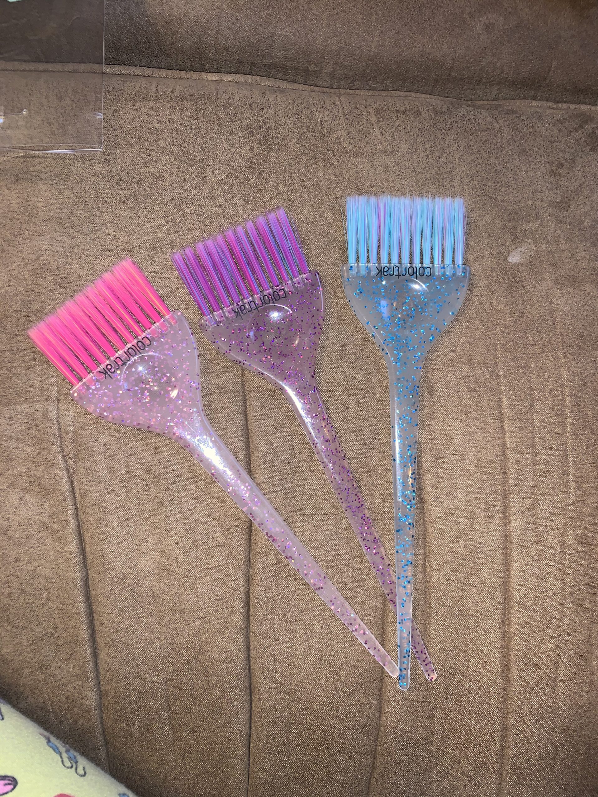 Colortrak 3 Pack Hair Color Brush Set with Glitter Handles for Highlighting, Tint and Coloring Hair Sections - Soft Feathered Bristles Application 3.5 x 11 inch customer photo 1