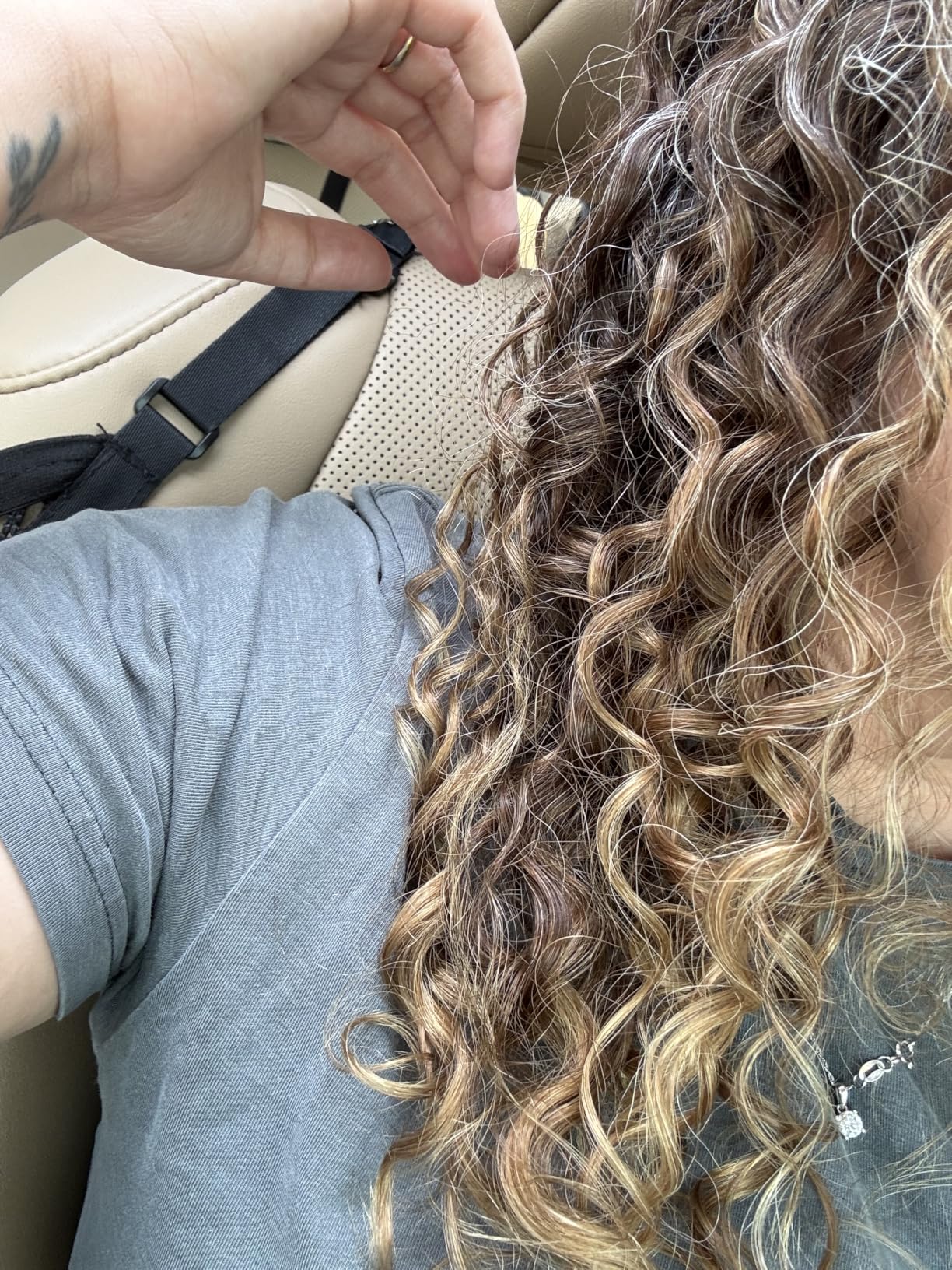 Fanola No Yellow Hair Mask With Purple Violet Pigments To Eliminate Unwanted Yellow Tones & Brassiness In Platinum, Light Blonde, Gray, Bleached, or Highlighted Hair - 3.38oz customer photo 1