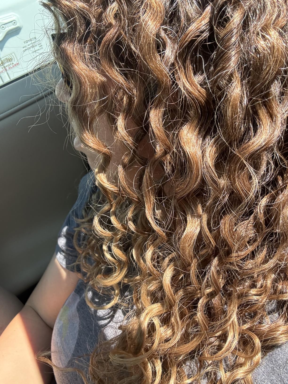 Fanola No Yellow Hair Mask With Purple Violet Pigments To Eliminate Unwanted Yellow Tones & Brassiness In Platinum, Light Blonde, Gray, Bleached, or Highlighted Hair - 3.38oz customer photo 2