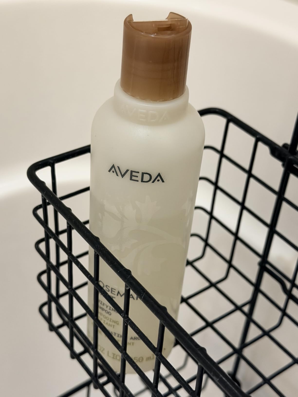 Aveda Rosemary Mint Purifying Shampoo | Clarifying Shampoo | Gently Removes Buildup, Adds Shine | For Normal to Oily Hair, Fine to Medium Hair Types | Invigorating Aroma | 97% Naturally Derived customer photo 1
