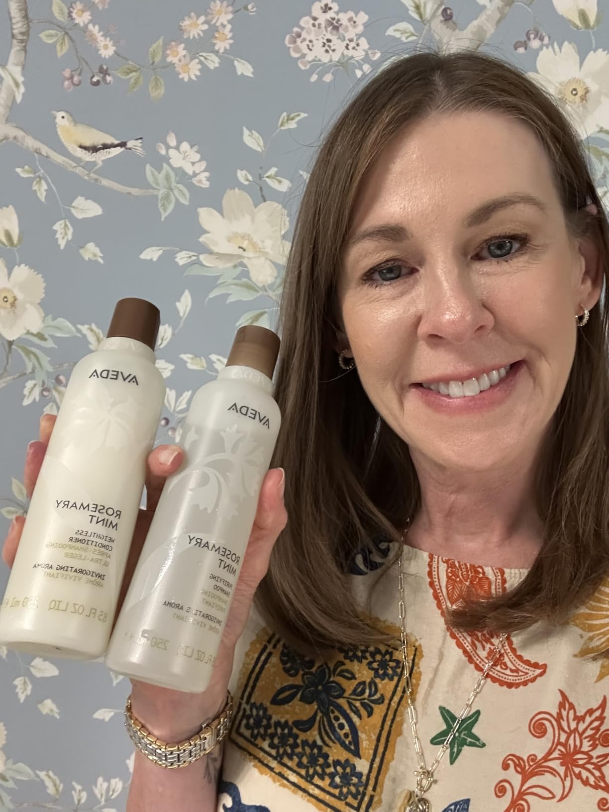 Aveda Rosemary Mint Purifying Shampoo | Clarifying Shampoo | Gently Removes Buildup, Adds Shine | For Normal to Oily Hair, Fine to Medium Hair Types | Invigorating Aroma | 97% Naturally Derived customer photo 2