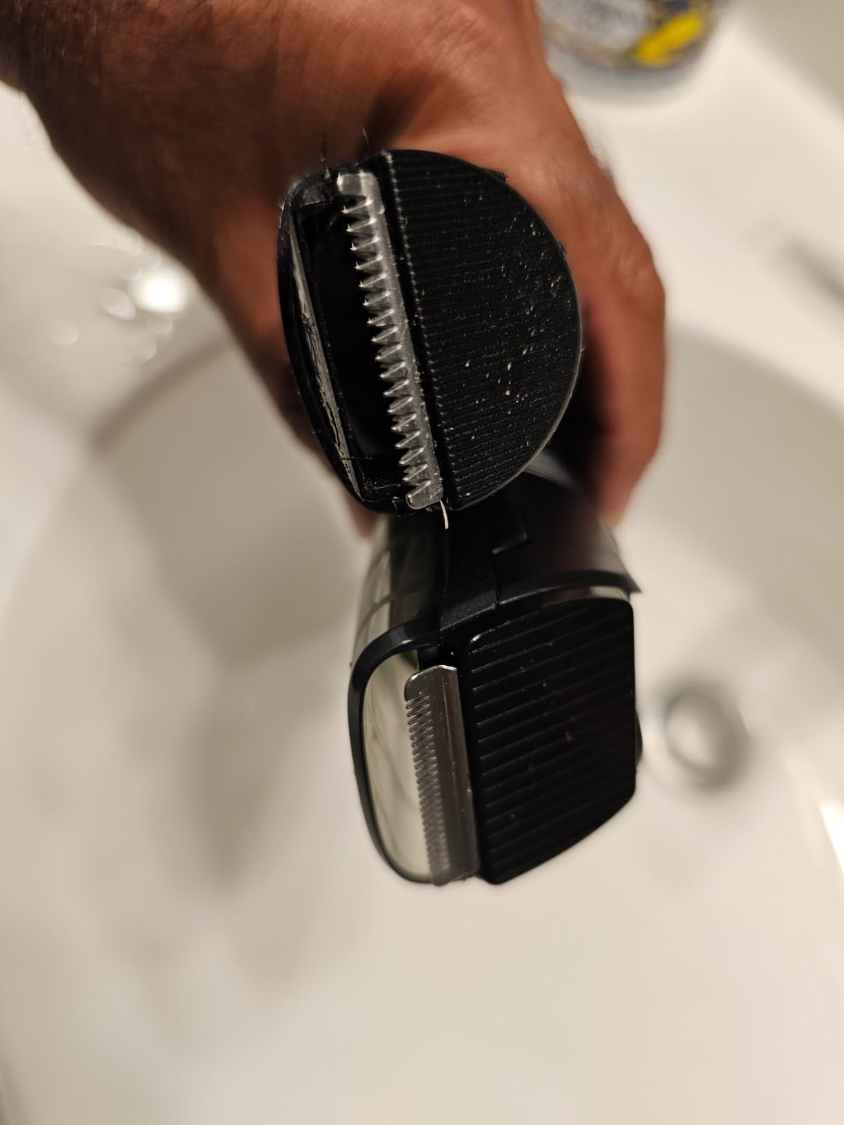 Remington Vacuum Beard Trimmer, 13 Length and Style Settings with Adjustable Length Comb (2-18mm), Vacuum Trimmer for Beard, Mustache, and Stubble, Rechargeable Lithium Power, Washable, Removable Blades customer photo 2