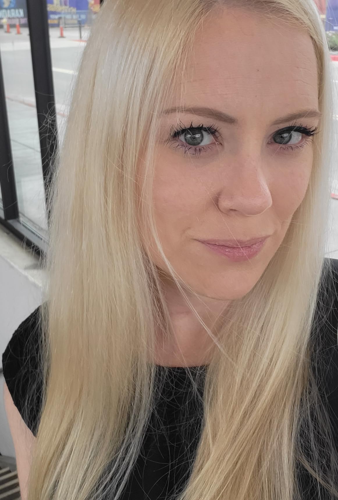 Kerastase Blond Absolu Lumière Illuminating Shampoo For Lightened & Highlighted Hair - Intensely Hydrates & Illuminates Shiny Hair, Removes Impurities & Pollution customer photo 2