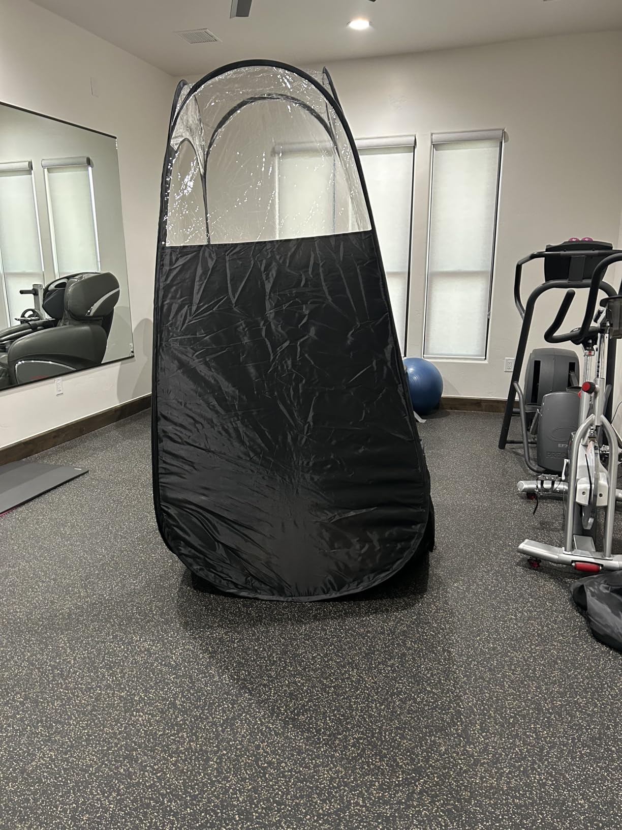 Large Deluxe Spray Tan Tent - Pop Up Tent Portable Tanning Booth with Carry Case - Clear Window for Perfect Spray Tanning - Extraction Fan Opening - Easy Clean Spray Tan for Home & Salon customer photo 1