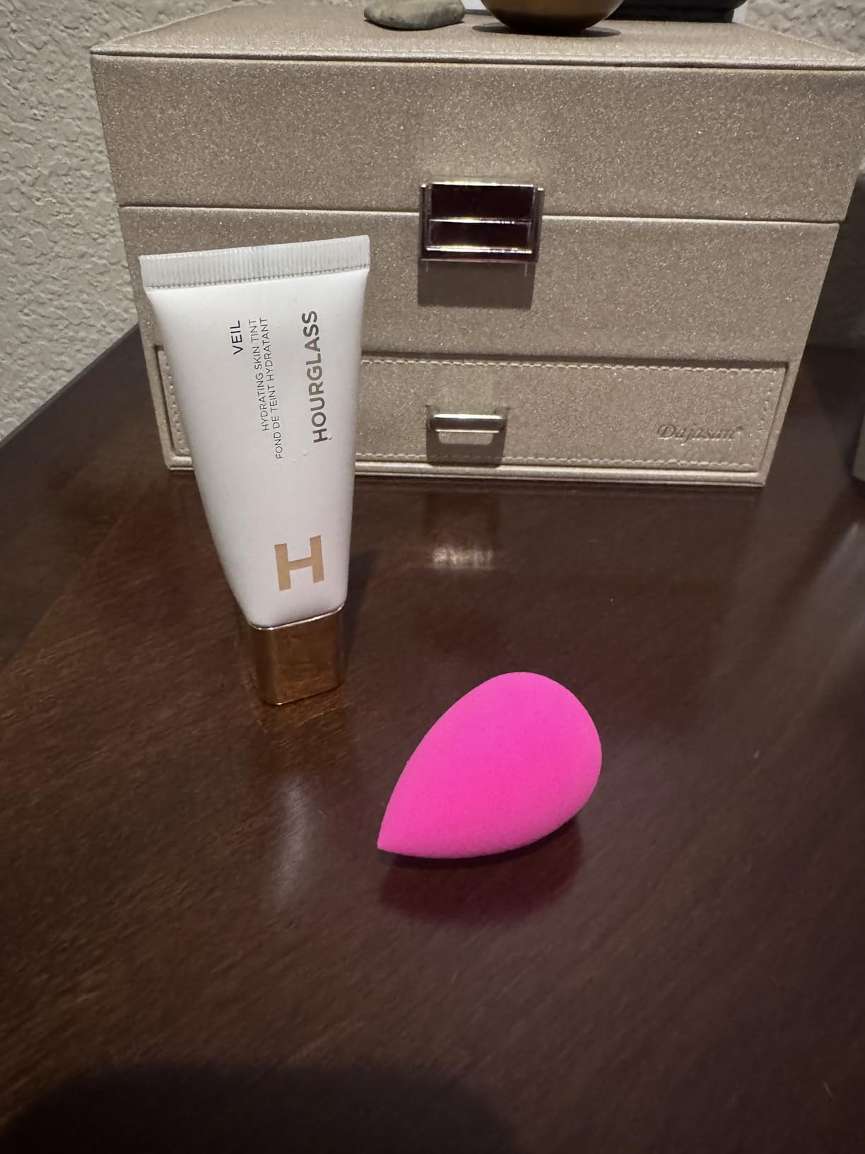 Beautyblender Pro Blender Makeup Sponge | Blend Liquid Foundations, Powders and Creams | Streak Free Application | Vegan, Cruelty Free | Made in USA customer photo 1