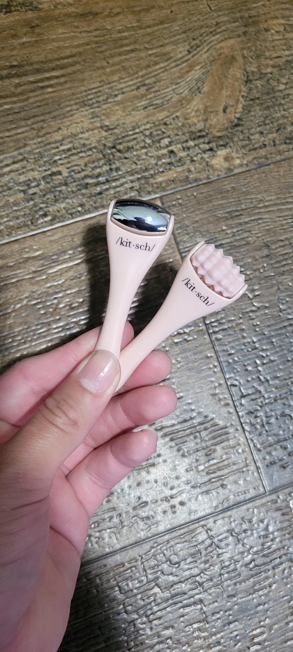 Kitsch Ice Roller for Face - Stainless Steel Ice Face Roller to Reduce Puffiness, Redness & Headaches - Cooling Facial Roller for Skin Care, Irritation Relief & Spa-Like Experience at Home - Pink customer photo 2