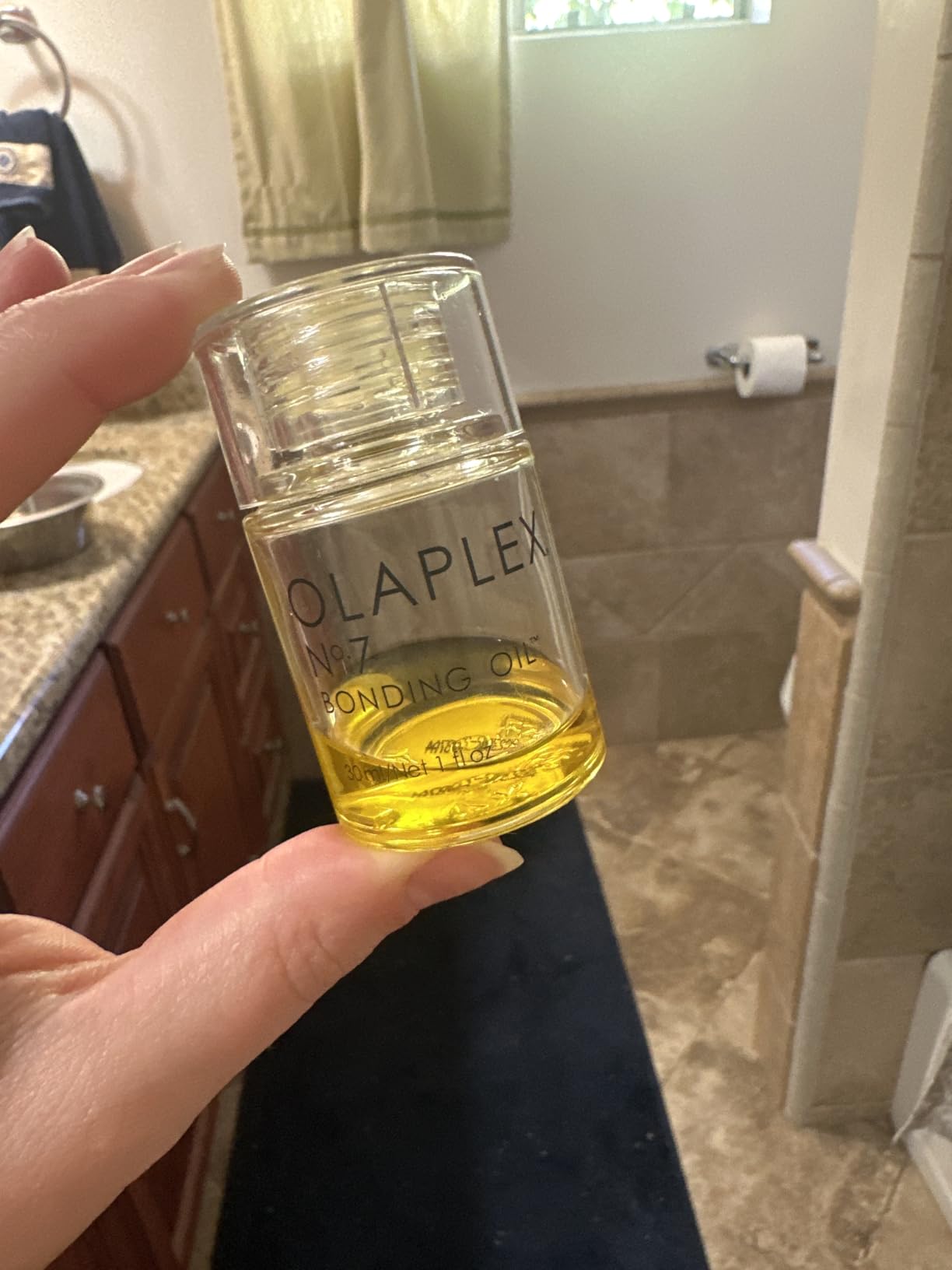 Olaplex N°.7 Bonding Oil: High Shine | Heat Protectant, Visibly Smooths & Softens Hair, Added Color Vibrancy, Up to 72 Hour Frizz Control customer photo 2