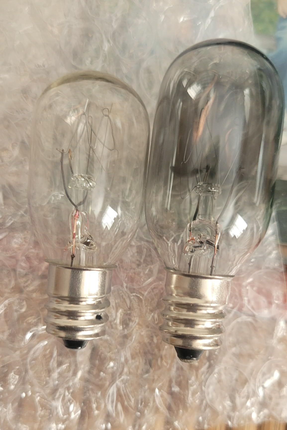 Mudder 8 Pcs 20W Makeup Mirror Replacement Bulbs for Lighted Makeup Mirror | T-Type Bulb, Compatible with Conair Mirror, Vanity Mirror Bulb, 8 Pack Replacement, Bright Even Lighting customer photo 1