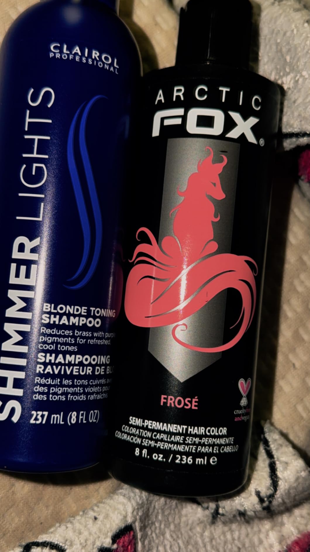 Clairol Professional Shimmer Lights Purple Shampoo - Neutralizes Brass & Yellow Tones - For Blonde, Silver, Gray & Highlighted Hair customer photo 2