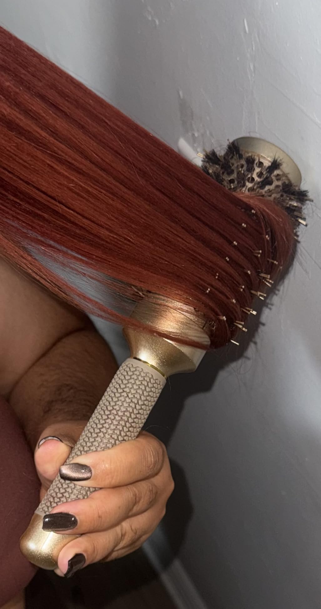AIMIKE Round Brush for Blow Out, Medium Round Hair Brush Nano Thermal Ceramic & Ionic Tech, for Blow Drying & Styling, Curling and Shine - 2.9 inch Barrel w/Boar Bristles customer photo 1