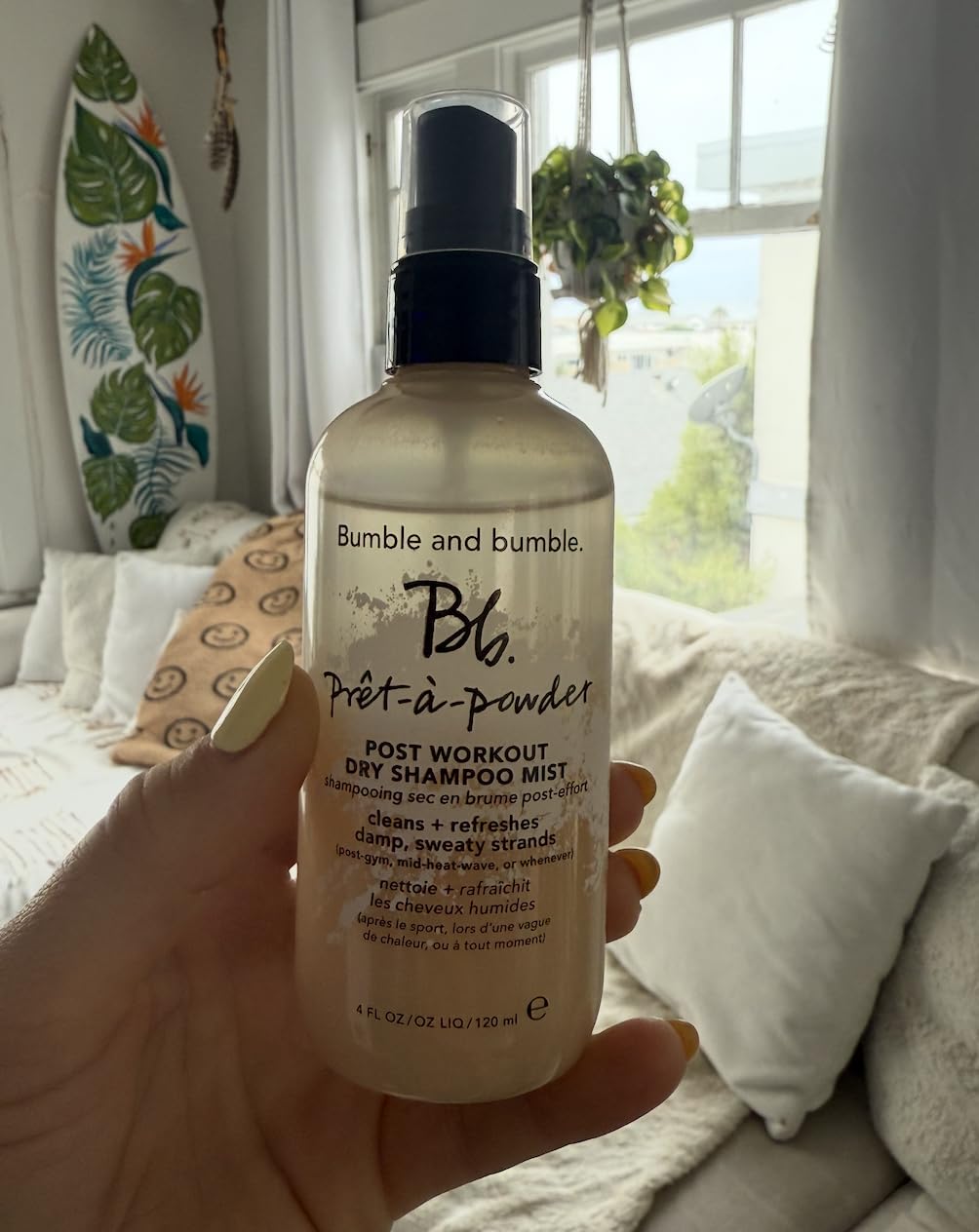 Bumble and bumble. Prêt-à-powder Post Workout Non-Aerosol Dry Shampoo Hair Mist | Cleanses Sweat + Eliminates Odor | For All Curly, Wavy, Straight Hair Types customer photo 2